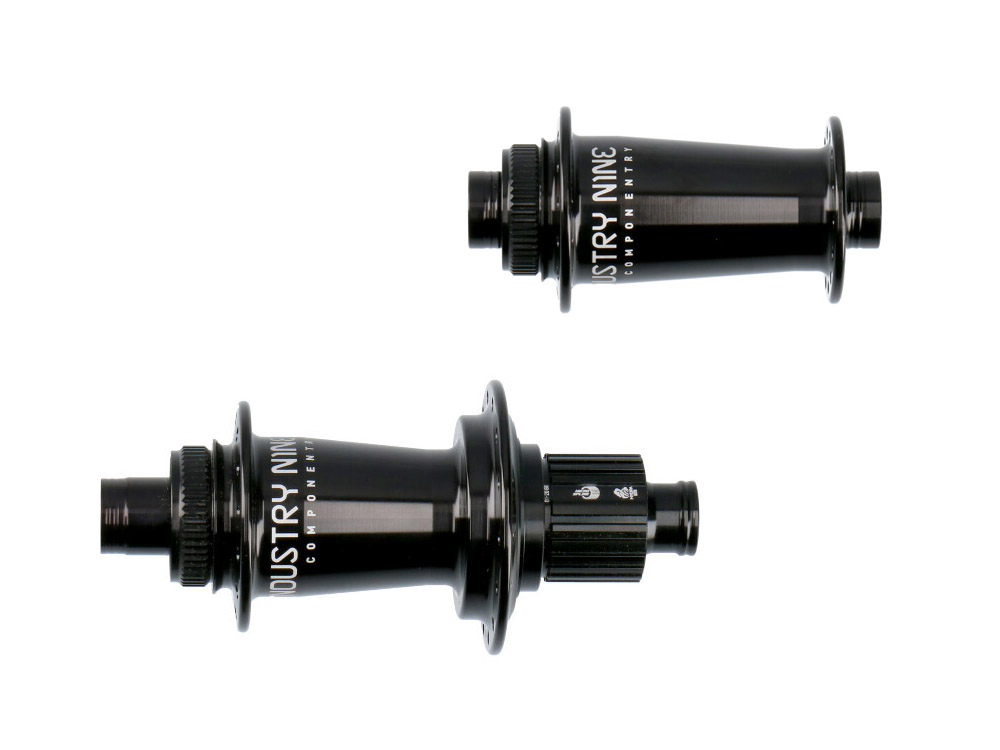 Втулки Industry 9 Hydra - купить | Lama Bike Parts- Втулки Industry Nine Classic - это сердце ваших колёс, буквально все вращается вокруг них. Каждый узел втулок изготавливается от начала и до конца в цехе в Эшвилле, штат Северная Каролина. Корпусы, конусы и оси изготавливаются из алюминия 7075-Т6 при помощи электроэрозионной (EDM) резки. Собачки и зубчатые колёса сделаны из инструментальной стали А2. Корпуса анодируются в